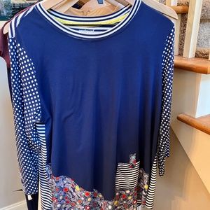 XL Women’s Tunic Top